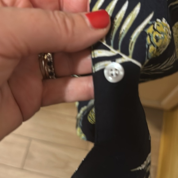 Hawaiian Pineapple Palm Floral Button Up Shirt M - Picture 8 of 9